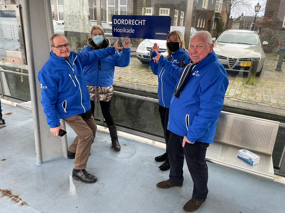<a href="/?p=2200">Voort varend naar de overkant</a>