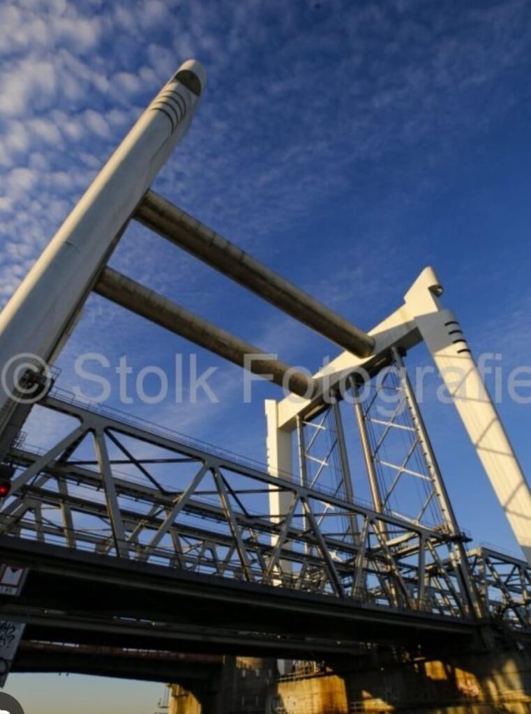 <a href=/?p=3066>Zwijndrechtse brug niet autoluw?</a>