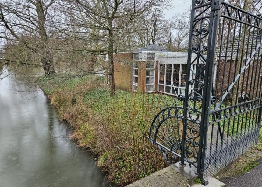 <a href=/?p=3185>Waardige entree Dubbeldamse begraafplaats ver te zoeken</a>