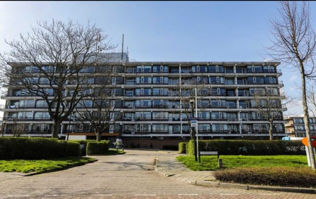 VSP STELT VRAGEN OVER AANHOUDENDE KLACHTEN DUBBELMONDE VSP STELT VRAGEN OVER AANHOUDENDE KLACHTEN DUBBELMONDE