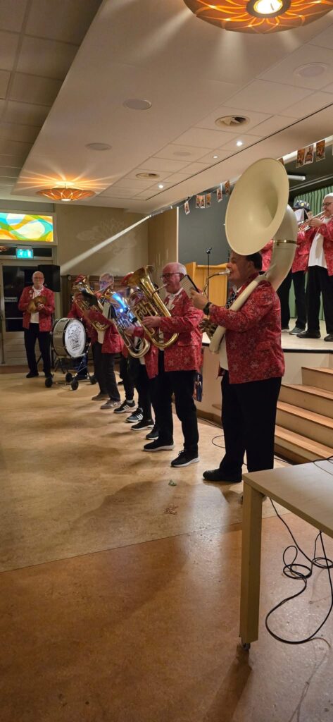 CARNAVALSREVUE IN DUBBELMONDE