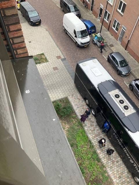 STRUCTURELE OVERLAST DOOR TOURINGCARBUSSEN IN WOONWIJK VRAAGT DRINGEND VERZOEK OM ACTIE